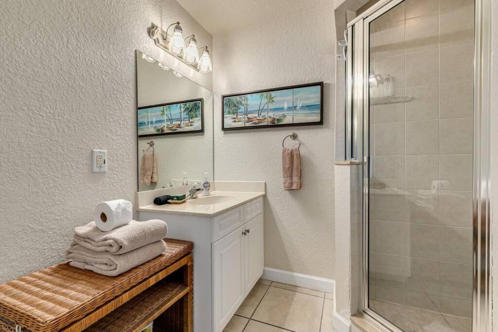 Steps To The Beach And Restaurants! - Coconut Villa'S Suite 1 St. Pete Beach Eksteriør bilde