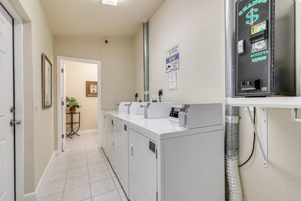 Steps To The Beach And Restaurants! - Coconut Villa'S Suite 1 St. Pete Beach Eksteriør bilde