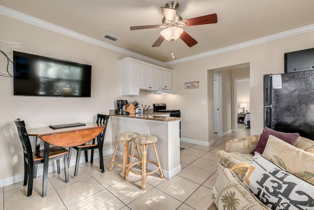 Steps To The Beach And Restaurants! - Coconut Villa'S Suite 1 St. Pete Beach Eksteriør bilde