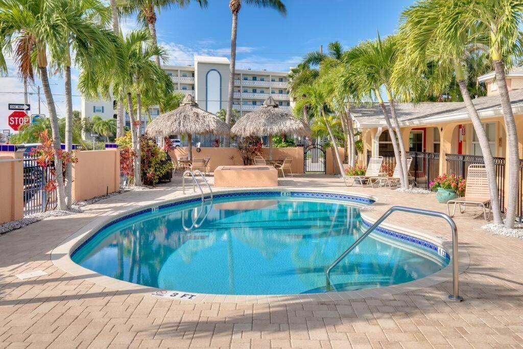 Steps To The Beach And Restaurants! - Coconut Villa'S Suite 1 St. Pete Beach Eksteriør bilde